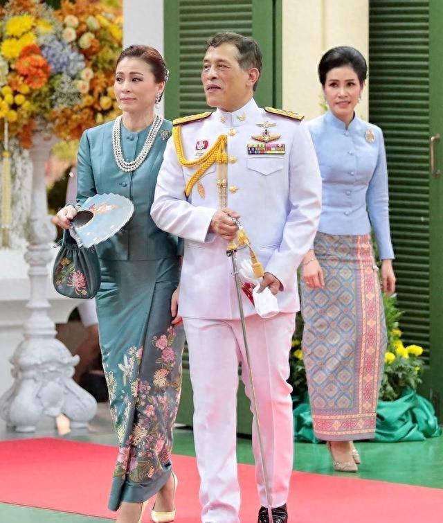 赢球下课！泰国足协官方宣布主帅离任，华裔美女领队是幕后操盘手