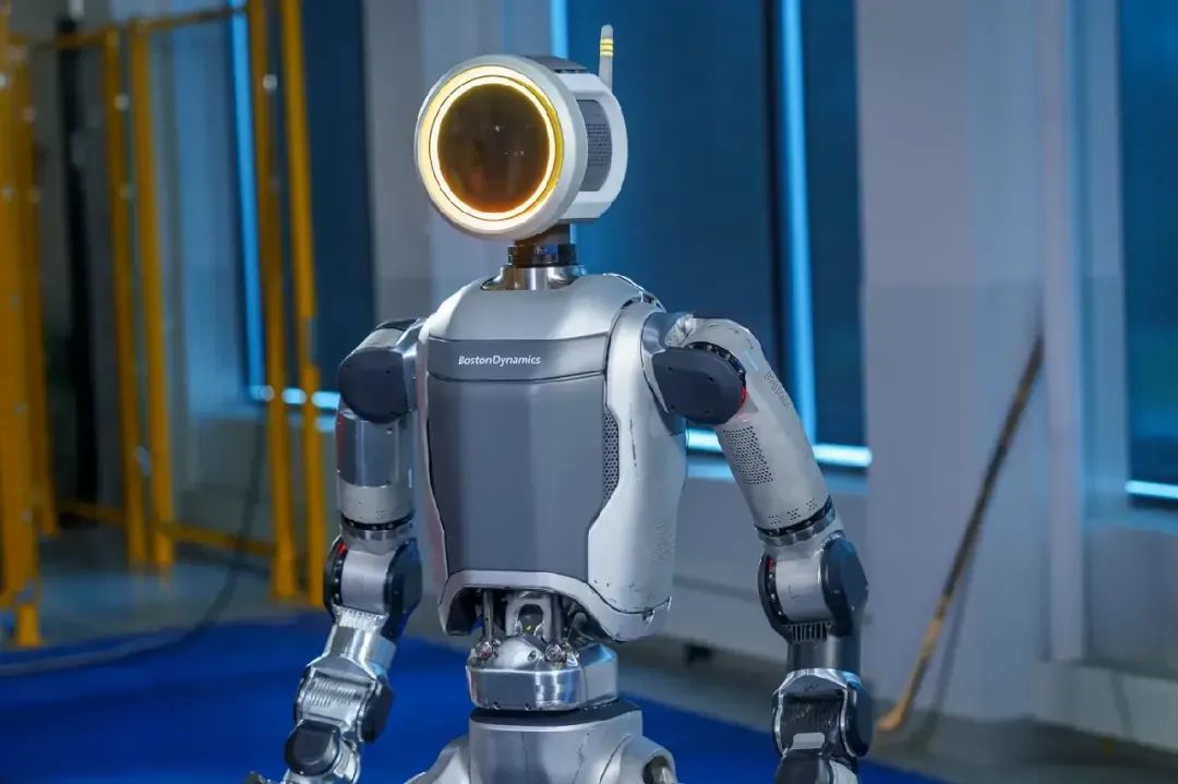 波士顿动力推出全新Atlas：人形机器人并不一定要像人